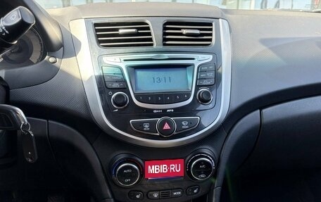 Hyundai Solaris II рестайлинг, 2013 год, 595 000 рублей, 13 фотография