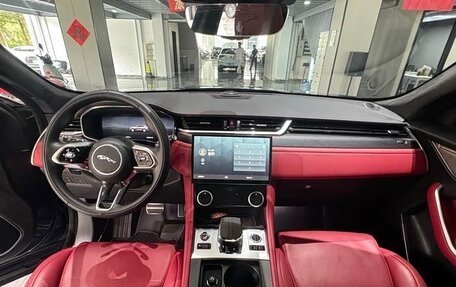Jaguar F-Pace, 2024 год, 4 720 000 рублей, 5 фотография