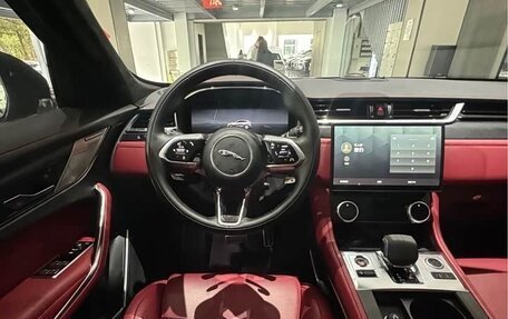 Jaguar F-Pace, 2024 год, 4 720 000 рублей, 12 фотография