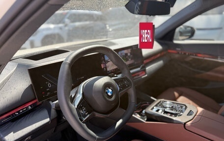 BMW 5 серия, 2024 год, 6 235 000 рублей, 9 фотография