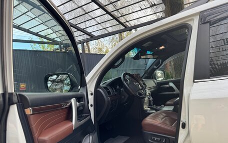 Toyota Land Cruiser 200, 2019 год, 8 400 000 рублей, 10 фотография