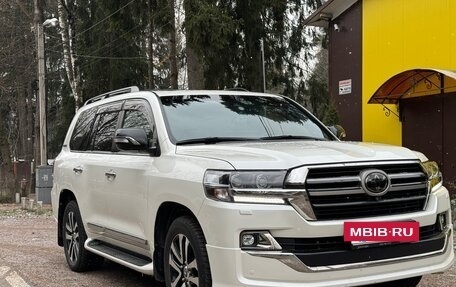 Toyota Land Cruiser 200, 2019 год, 8 400 000 рублей, 4 фотография