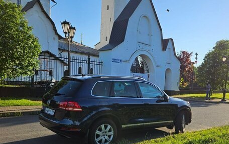 Volkswagen Touareg III, 2012 год, 1 850 000 рублей, 2 фотография