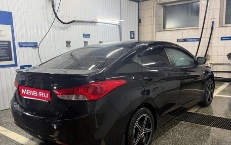 Hyundai Elantra V, 2012 год, 900 000 рублей, 4 фотография