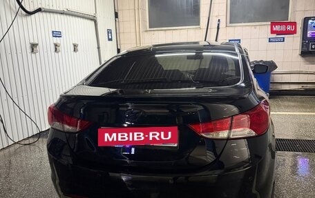 Hyundai Elantra V, 2012 год, 900 000 рублей, 3 фотография