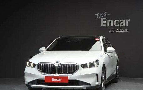 BMW 5 серия, 2024 год, 4 870 000 рублей, 1 фотография