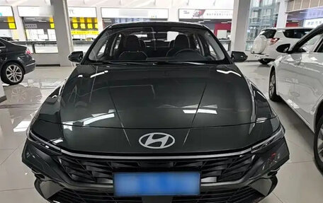 Hyundai Elantra, 2023 год, 1 670 010 рублей, 2 фотография