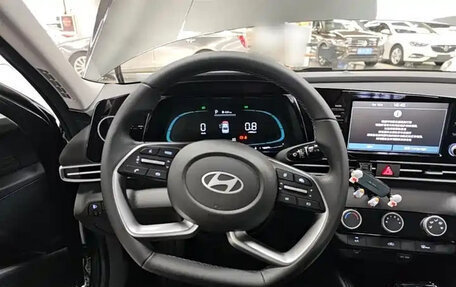 Hyundai Elantra, 2023 год, 1 670 010 рублей, 13 фотография