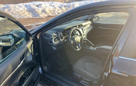 Toyota Camry, 2020 год, 2 350 000 рублей, 8 фотография