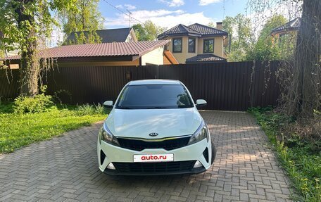 KIA Rio IV, 2021 год, 880 000 рублей, 4 фотография