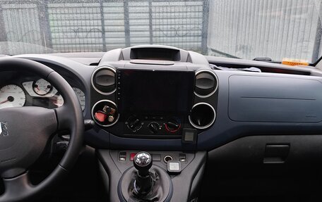 Peugeot Partner II рестайлинг 2, 2012 год, 550 000 рублей, 9 фотография