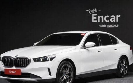 BMW 5 серия, 2024 год, 4 870 000 рублей, 2 фотография