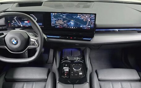 BMW 5 серия, 2024 год, 4 870 000 рублей, 18 фотография