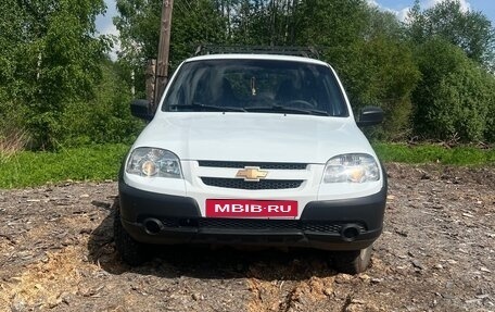 Chevrolet Niva I рестайлинг, 2015 год, 610 000 рублей, 1 фотография