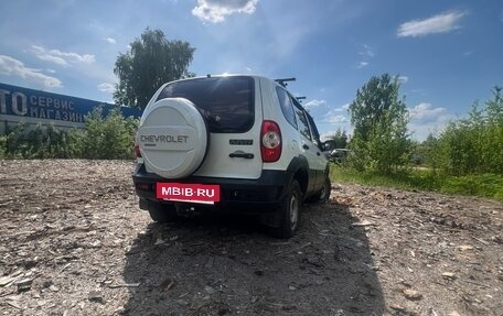Chevrolet Niva I рестайлинг, 2015 год, 610 000 рублей, 5 фотография
