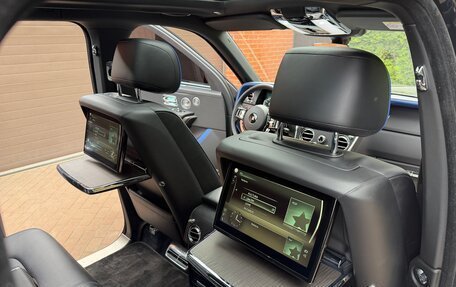 Rolls-Royce Cullinan, 2019 год, 31 000 000 рублей, 10 фотография