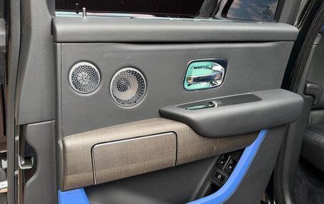 Rolls-Royce Cullinan, 2019 год, 31 000 000 рублей, 20 фотография