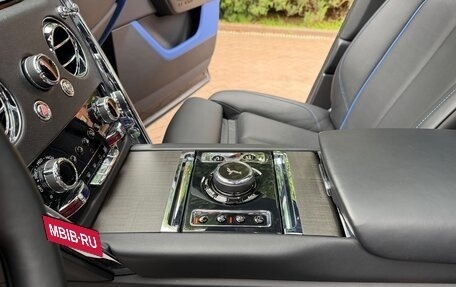 Rolls-Royce Cullinan, 2019 год, 31 000 000 рублей, 12 фотография