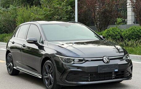 Volkswagen Golf VIII, 2023 год, 1 957 778 рублей, 3 фотография
