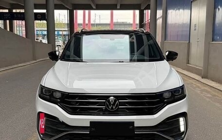 Volkswagen T-Roc I, 2022 год, 1 800 000 рублей, 2 фотография