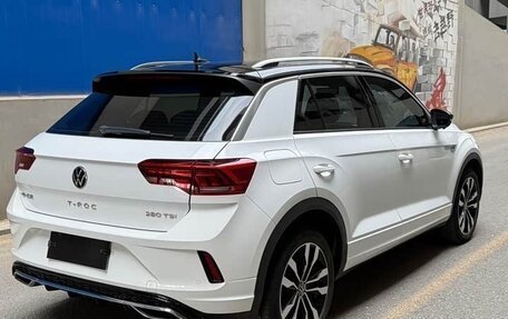 Volkswagen T-Roc I, 2022 год, 1 800 000 рублей, 4 фотография