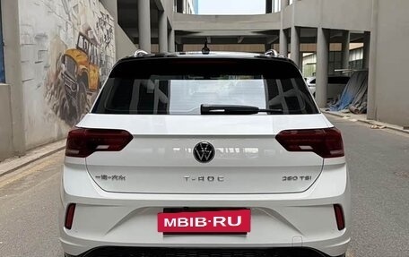 Volkswagen T-Roc I, 2022 год, 1 800 000 рублей, 5 фотография