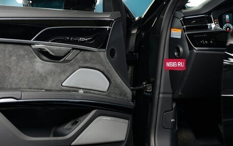 Audi A8, 2022 год, 8 099 000 рублей, 15 фотография