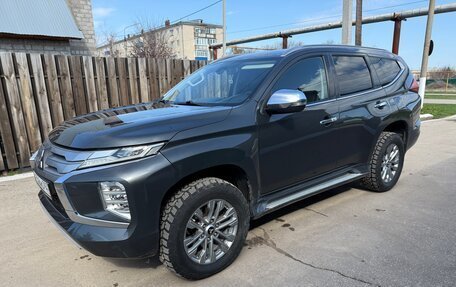 Mitsubishi Pajero Sport III рестайлинг, 2021 год, 2 900 000 рублей, 2 фотография