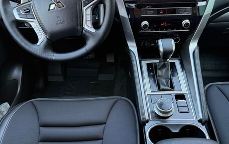 Mitsubishi Pajero Sport III рестайлинг, 2021 год, 2 900 000 рублей, 36 фотография