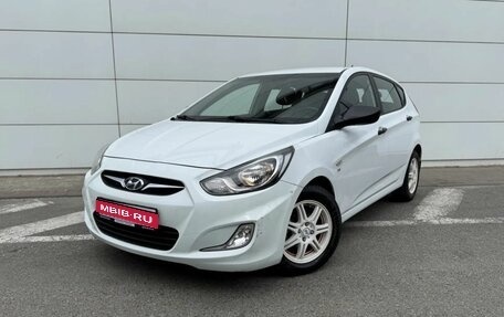 Hyundai Solaris II рестайлинг, 2014 год, 995 000 рублей, 1 фотография
