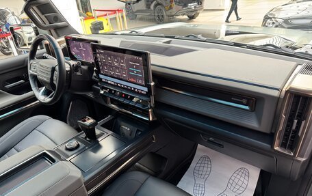 GMC Hummer EV, 2023 год, 16 340 000 рублей, 32 фотография