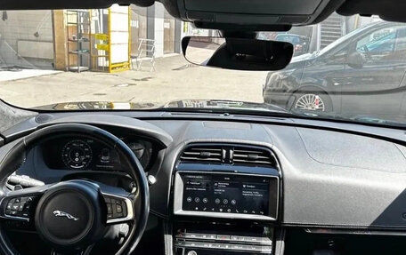 Jaguar F-Pace, 2019 год, 2 700 000 рублей, 3 фотография