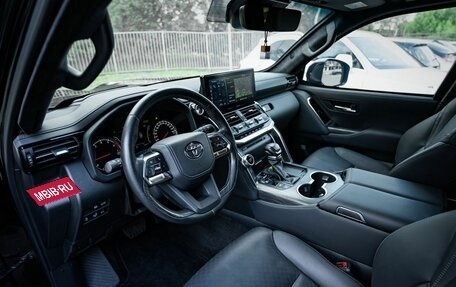 Toyota Land Cruiser, 2024 год, 21 400 000 рублей, 27 фотография