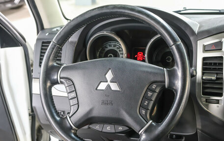 Mitsubishi Pajero IV, 2018 год, 3 598 000 рублей, 17 фотография