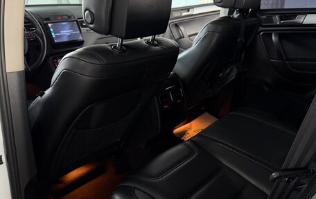 Volkswagen Touareg III, 2012 год, 1 850 000 рублей, 3 фотография