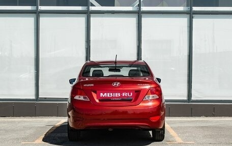 Hyundai Solaris II рестайлинг, 2013 год, 800 000 рублей, 4 фотография