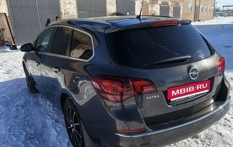 Opel Astra J, 2013 год, 815 000 рублей, 2 фотография