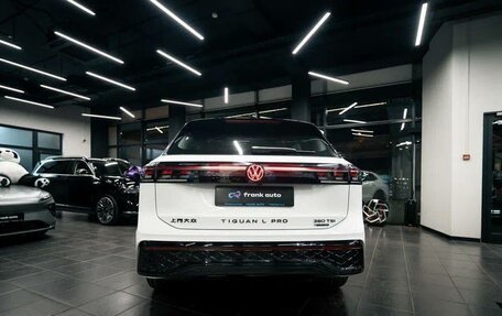 Volkswagen Tiguan, 2025 год, 4 900 000 рублей, 6 фотография