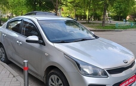 KIA Rio IV, 2018 год, 950 000 рублей, 1 фотография