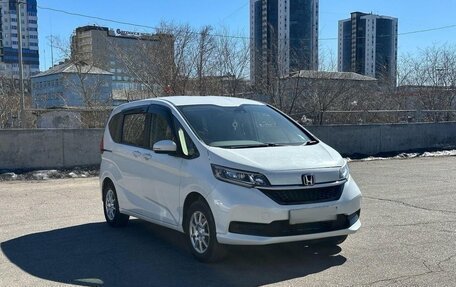 Honda Freed II, 2021 год, 1 260 000 рублей, 2 фотография