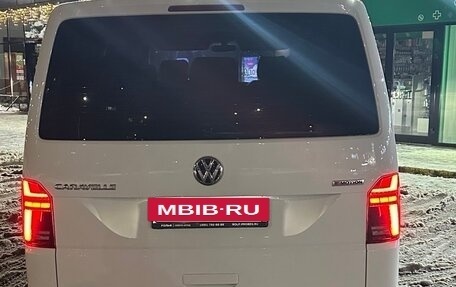 Volkswagen Caravelle T6 рестайлинг, 2021 год, 4 150 000 рублей, 6 фотография