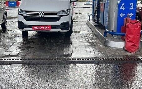 Volkswagen Caravelle T6 рестайлинг, 2021 год, 4 150 000 рублей, 15 фотография