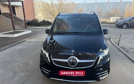 Mercedes-Benz V-Класс, 2022 год, 10 000 000 рублей, 2 фотография