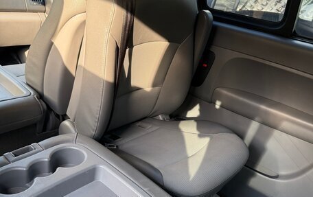 Hyundai Grand Starex Grand Starex I рестайлинг 2, 2012 год, 1 750 000 рублей, 13 фотография