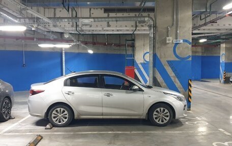 KIA Rio IV, 2018 год, 950 000 рублей, 5 фотография