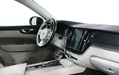 Volvo XC60 II, 2018 год, 3 549 900 рублей, 9 фотография
