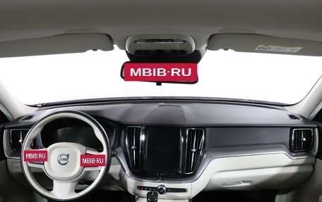 Volvo XC60 II, 2018 год, 3 549 900 рублей, 12 фотография