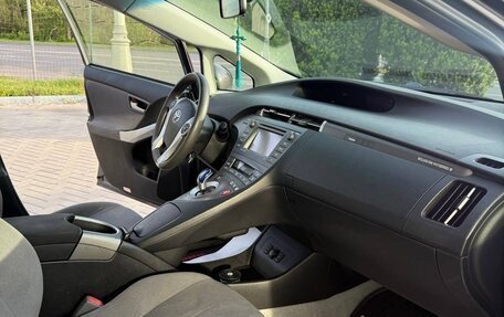 Toyota Prius, 2014 год, 1 300 000 рублей, 2 фотография