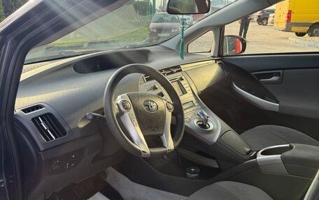 Toyota Prius, 2014 год, 1 300 000 рублей, 7 фотография