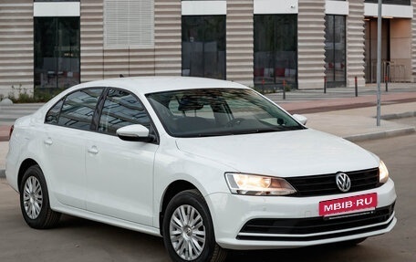 Volkswagen Jetta VI, 2018 год, 1 600 000 рублей, 2 фотография